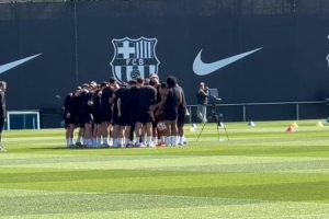 记者：拉菲尼亚、克里斯滕森参加巴萨今日合练，奥尔莫缺席